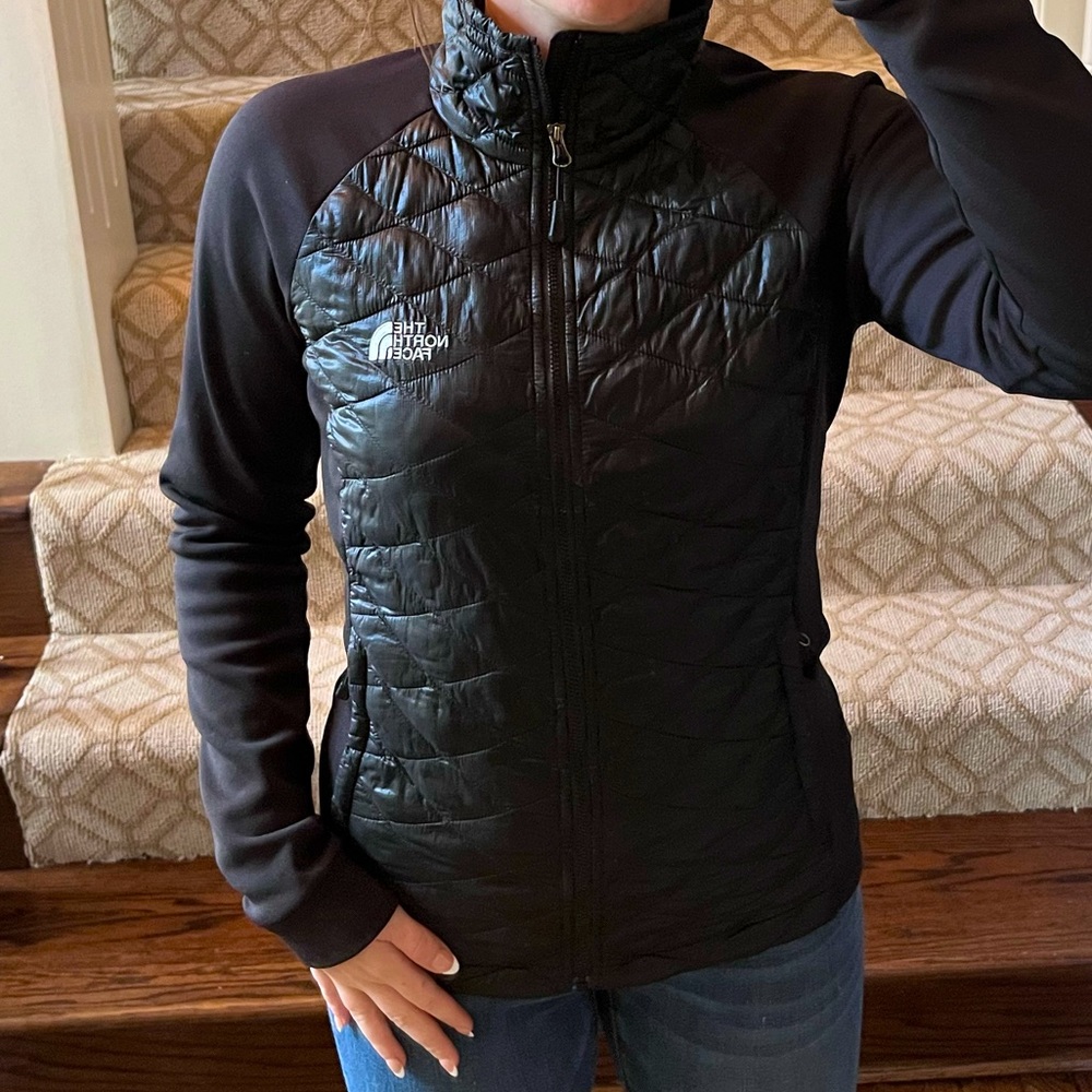 North Face Women’s Thermoball Hybrid Jacket, small.